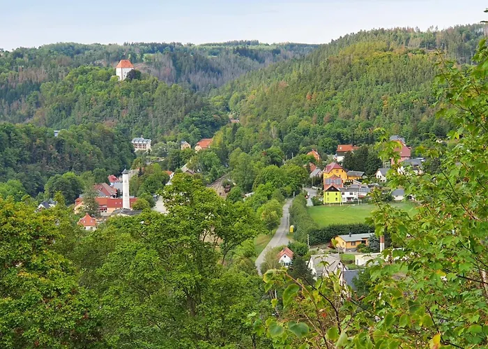 Gemütliches Glück Mit Gartensauna - Ideal Für Familien&paare